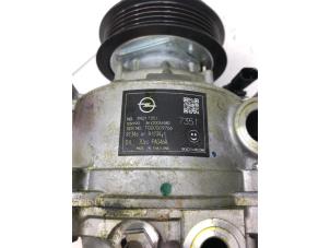 Gebruikte Aircopomp Opel Astra K Sports Tourer 1.2 Turbo 12V Prijs € 79,00 Margeregeling aangeboden door Wessel Parts & Service B.V.