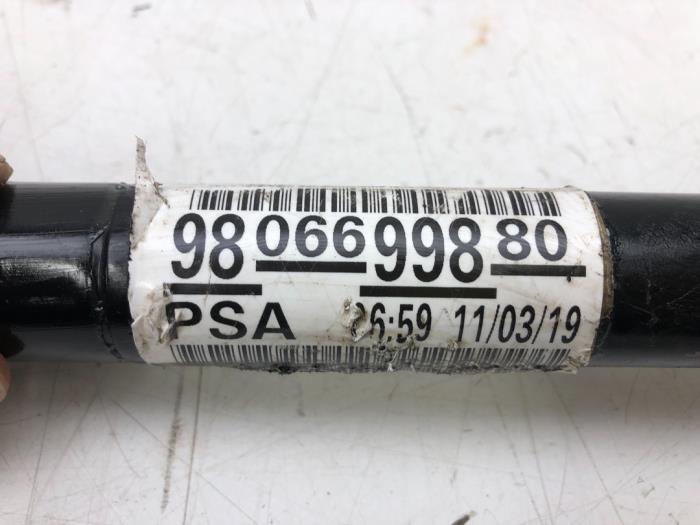 Gebruikte Aandrijfas links-voor Opel Grandland (X) 1.2 Turbo 12V Prijs € 78,75 Margeregeling aangeboden door Wessel Parts & Service B.V.