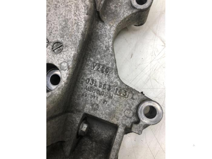 Gebruikte Dynamosteun onder Volkswagen Crafter 2.0 TDI 16V Prijs € 61,95 Margeregeling aangeboden door Wessel Parts & Service B.V.