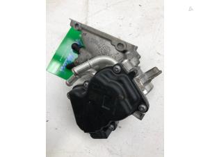 Gebruikte Gasklephuis Skoda Superb (3V3) 2.0 TDI Prijs € 69,00 Margeregeling aangeboden door Wessel Parts & Service B.V.