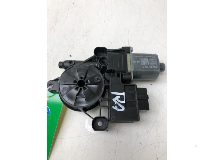 SKODA Superb 3 generation (2015-2023) Front Right Door Window Control Motor 5Q0959812A 17817364