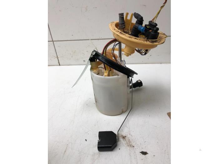 Gebruikte Tank element Pomp Skoda Superb (3V3) 2.0 TDI Prijs op aanvraag aangeboden door Wessel Parts & Service B.V.