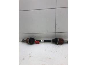 Gebruikte Homokineetas links-voor Opel Corsa E 1.4 16V Prijs € 39,00 Margeregeling aangeboden door Wessel Parts & Service B.V.