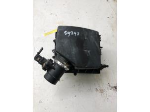 Gebruikte Luchtfilterhuis Opel Corsa E 1.4 16V Prijs € 99,00 Margeregeling aangeboden door Wessel Parts & Service B.V.