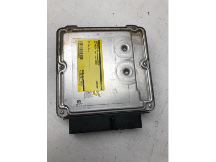 Gebruikte Computer Motormanagement Volkswagen Passat (3C2) 2.0 TDI 16V 140 Prijs € 93,45 Margeregeling aangeboden door Wessel Parts & Service B.V.