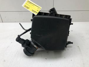 Gebruikte Luchtfilterhuis Opel Corsa E 1.4 16V Prijs € 99,00 Margeregeling aangeboden door Wessel Parts & Service B.V.