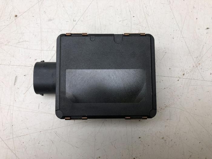 Gebruikte Radar sensor Mercedes B (W247) 1.3 B-250 e Turbo 16V Prijs € 236,25 Margeregeling aangeboden door Wessel Parts & Service B.V.