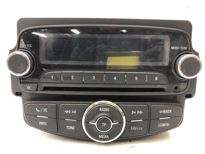 Radio CD Speler van een Opel Adam 1.2 16V 2013