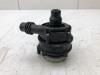 Waterpomp van een Mercedes-Benz B (W247) 1.3 B-250 e Turbo 16V 2022