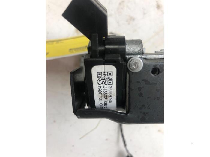 Afstands Bediening Set van een Vauxhall Insignia Country Tourer Mk.I 2.0 CDTI 16V 2013