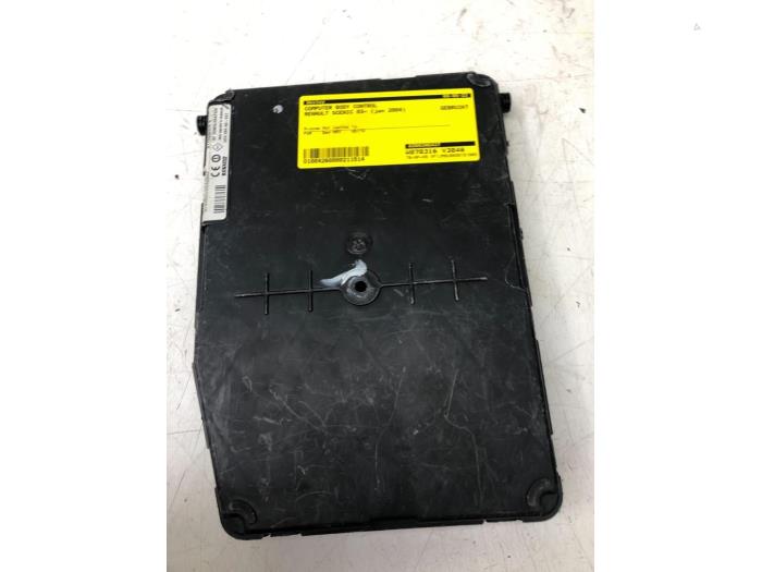 Gebruikte Computer Body Control Renault Scénic II (JM) 2.0 16V Prijs € 51,45 Margeregeling aangeboden door Wessel Parts & Service B.V.