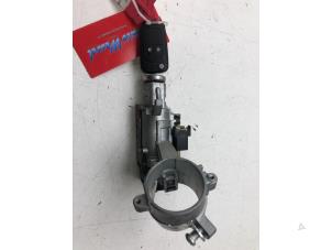 Gebruikte Afstands Bediening Set Opel Insignia 2.0 CDTI 16V 163 Ecotec Prijs op aanvraag aangeboden door Wessel Parts & Service B.V.