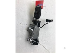 Gebruikte Afstands Bediening Set Opel Astra K 1.6 CDTI 110 16V Prijs € 49,00 Margeregeling aangeboden door Wessel Parts & Service B.V.