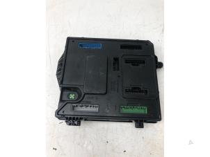 Gebruikte Computer Body Control Renault Grand Scénic III (JZ) 1.6 dCi Prijs € 49,00 Margeregeling aangeboden door Wessel Parts & Service B.V.