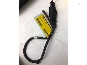 Gebruikte Nox sensor Volkswagen Transporter T6 2.0 TDI 150 Prijs € 199,00 Margeregeling aangeboden door Wessel Parts & Service B.V.