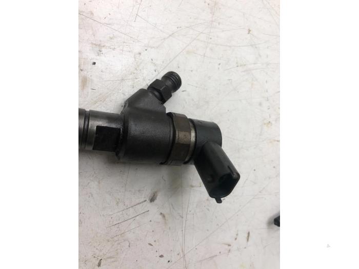 VOLVO V50 1 generation (2003-2012) Injecteur de carburant 0445110251 18269391