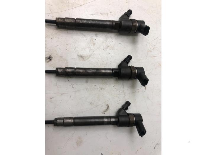 VOLVO V50 1 generation (2003-2012) Injecteur de carburant 0445110251 18269391