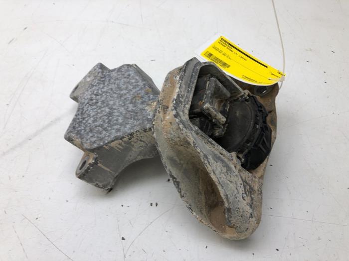 Gebruikte Motorsteun Nissan Micra (K14) 1.0 IG-T 100 Prijs € 51,45 Margeregeling aangeboden door Wessel Parts & Service B.V.