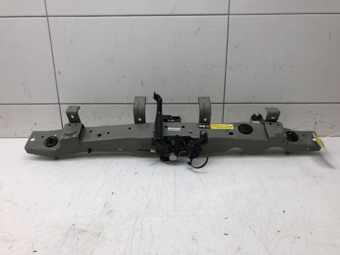 Gebruikte Frontpaneel Nissan Micra (K14) 1.0 IG-T 100 Prijs € 93,45 Margeregeling aangeboden door Wessel Parts & Service B.V.