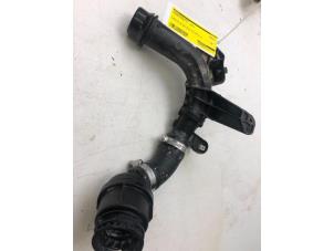 Gebruikte Intercooler Buis Nissan Micra (K14) 1.0 IG-T 100 Prijs € 49,00 Margeregeling aangeboden door Wessel Parts & Service B.V.