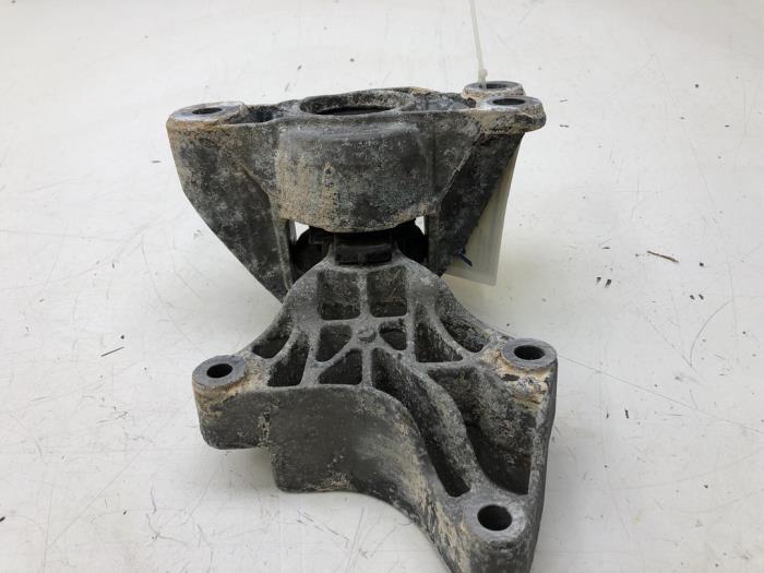 Gebruikte Motorsteun Nissan Micra (K14) 1.0 IG-T 100 Prijs € 51,45 Margeregeling aangeboden door Wessel Parts & Service B.V.