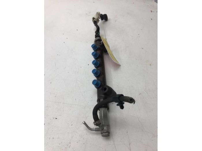 Gebruikte Common rail (Injectie) Opel Astra K 1.6 CDTI 110 16V Prijs € 61,95 Margeregeling aangeboden door Wessel Parts & Service B.V.