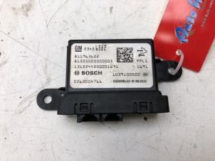 Gebruikte Module PDC Opel Corsa E 1.3 CDTi 16V ecoFLEX Prijs € 39,00 Margeregeling aangeboden door Wessel Parts & Service B.V.