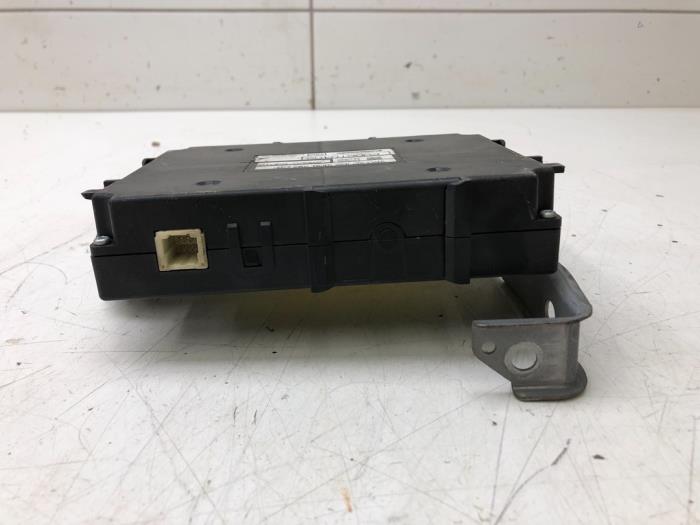 ABS Computer van een Lexus IS (E3) 300h 2.5 16V 2014