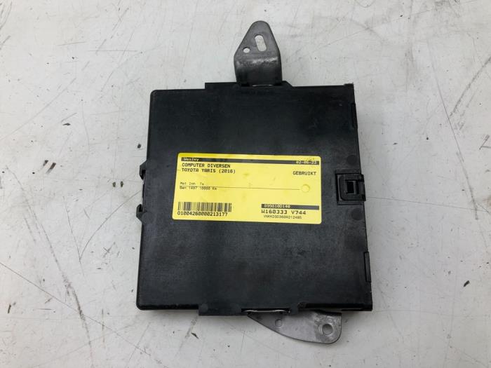 TOYOTA Yaris 3 generation (2010-2019) Vadības bloks 899810D140 18289421