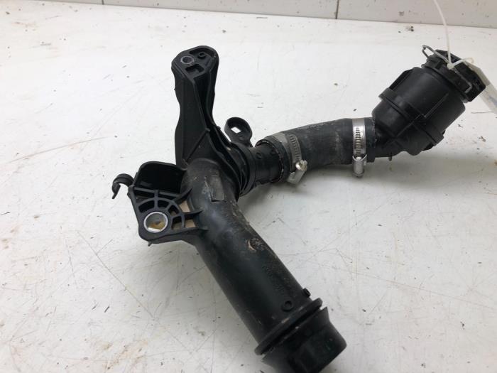 Gebruikte Intercooler Buis Nissan Micra (K14) 1.0 IG-T 100 Prijs € 40,95 Margeregeling aangeboden door Wessel Parts & Service B.V.