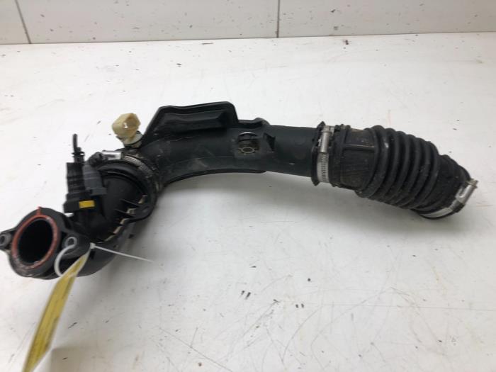 Gebruikte Intercooler Buis Nissan Micra (K14) 1.0 IG-T 100 Prijs € 40,95 Margeregeling aangeboden door Wessel Parts & Service B.V.