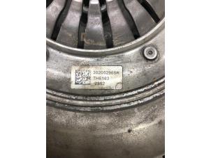 Gebruikte Vliegwiel Mercedes Vito (447.6) 1.6 111 CDI 16V Prijs € 299,00 Margeregeling aangeboden door Wessel Parts & Service B.V.