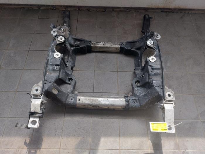 Gebruikte Subframe Mercedes S (222.0/222.1) 3.0 S-400d 4-Matic Prijs € 813,75 Margeregeling aangeboden door Wessel Parts & Service B.V.