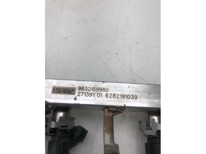 Gebruikte Verstuiver brug Opel Corsa F (UB/UH/UP) 1.2 12V 75 Prijs € 72,45 Margeregeling aangeboden door Wessel Parts & Service B.V.