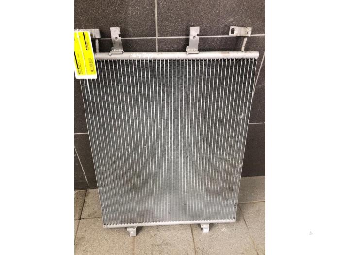 Gebruikte Radiateur Airco Renault Trafic New (FL) 2.0 dCi 16V 115 Prijs € 72,45 Margeregeling aangeboden door Wessel Parts & Service B.V.