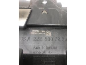 Gebruikte Luchtgeleider Mercedes S (222.0/222.1) 3.0 S-400d 4-Matic Prijs € 175,00 Margeregeling aangeboden door Wessel Parts & Service B.V.