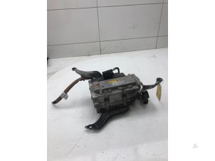 Gebruikte Omvormer Mercedes C Estate (S205) C-300 e 2.0 16V Prijs € 999,00 Margeregeling aangeboden door Wessel Parts & Service B.V.