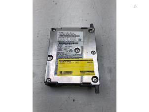 Gebruikte Module Navigatie Mercedes C Estate (S205) C-300 e 2.0 16V Prijs € 899,00 Margeregeling aangeboden door Autobedrijf G.H. Wessel B.V.