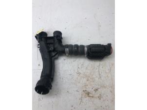 Gebruikte Intercooler Buis Opel Combo Cargo 1.6 CDTI 100 Prijs € 39,00 Margeregeling aangeboden door Wessel Parts & Service B.V.