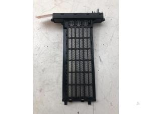 Gebruikte Kachel Verwarmingselement Mercedes EQV 300 Prijs € 59,00 Margeregeling aangeboden door Wessel Parts & Service B.V.