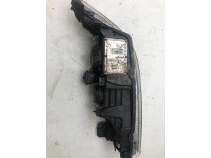 Gebruikte Rechter Koplamp Renault Laguna II Grandtour (KG) 1.8 16V Prijs € 49,00 Margeregeling aangeboden door Wessel Parts & Service B.V.