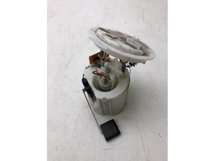 Gebruikte Tank element Pomp Mercedes C Estate (S204) 1.8 C-180 CGI 16V Prijs € 103,95 Margeregeling aangeboden door Wessel Parts & Service B.V.
