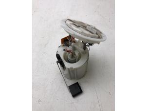 Gebruikte Tank element Pomp Mercedes C Estate (S204) 1.8 C-180 CGI 16V Prijs € 99,00 Margeregeling aangeboden door Wessel Parts & Service B.V.