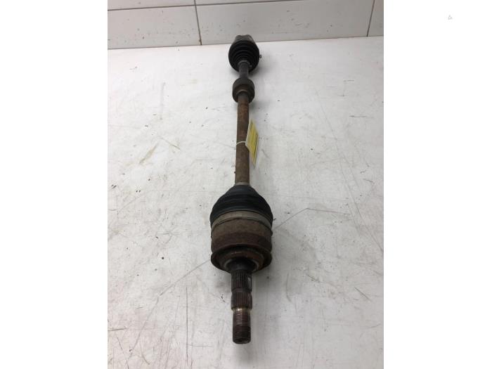 Gebruikte Aandrijfas rechts-voor Chevrolet Cruze SW (308) 1.6 16V VVT Prijs € 82,95 Margeregeling aangeboden door Wessel Parts & Service B.V.
