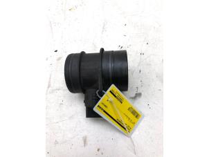 Gebruikte Luchthoeveelheidsmeter Volkswagen Golf V (1K1) 2.0 TDI DPF Prijs € 39,00 Margeregeling aangeboden door Wessel Parts & Service B.V.