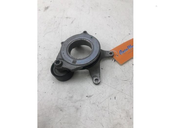 Gebruikte Spanner multiriem Mercedes GLB (247.6) 1.3 GLB-200 Turbo 16V Prijs € 51,45 Margeregeling aangeboden door Wessel Parts & Service B.V.