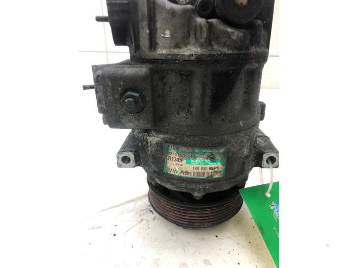 Gebruikte Pomp Airco Volkswagen Touran (1T1/T2) Prijs € 183,75 Margeregeling aangeboden door Wessel Parts & Service B.V.
