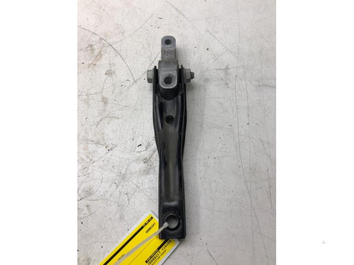 Gebruikte Motorrubber Audi Q3 (F3B) 2.0 35 TDI 16V Quattro Prijs € 30,45 Margeregeling aangeboden door Wessel Parts & Service B.V.