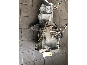 Gebruikte Versnellingsbak Volkswagen Passat Variant (3B6) 2.5 TDI V6 24V Prijs € 399,00 Margeregeling aangeboden door Wessel Parts & Service B.V.