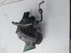 Gebruikte Dieselpomp Volkswagen Touran (5T1) 1.6 TDI SCR BlueMotion Technology Prijs € 149,00 Margeregeling aangeboden door Wessel Parts & Service B.V.